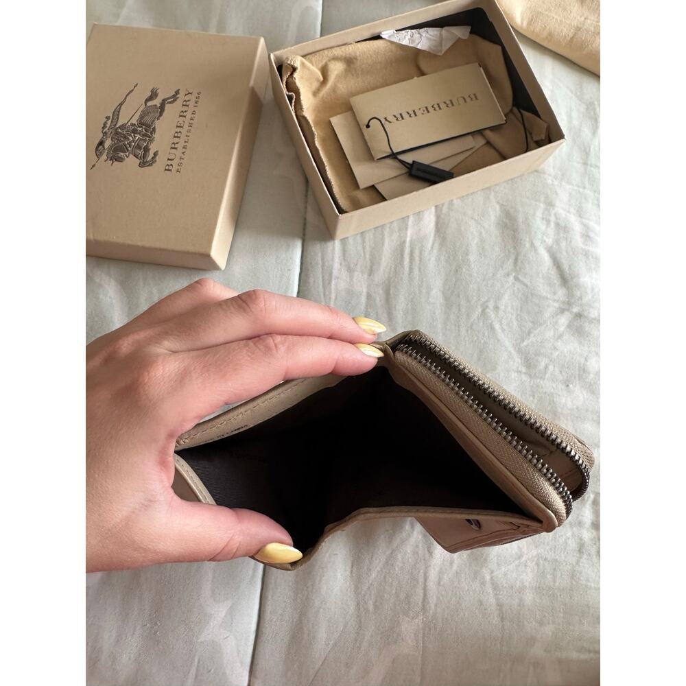 Burberry Smoked Check Woven Small Check Wallet - Picture 5 of 10